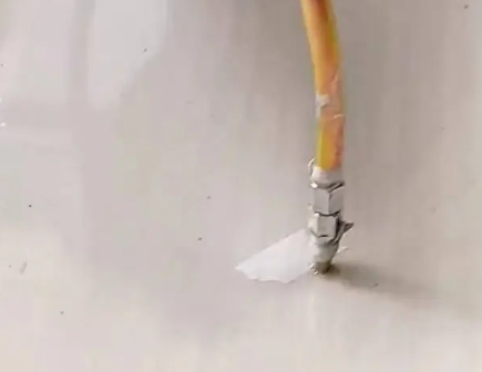 汾阳瓷砖空鼓维修公司专业解答在瓷砖铺贴过程中，如果使用的砂料过粗（如全部使用了粗砂），可能会导致以下问题